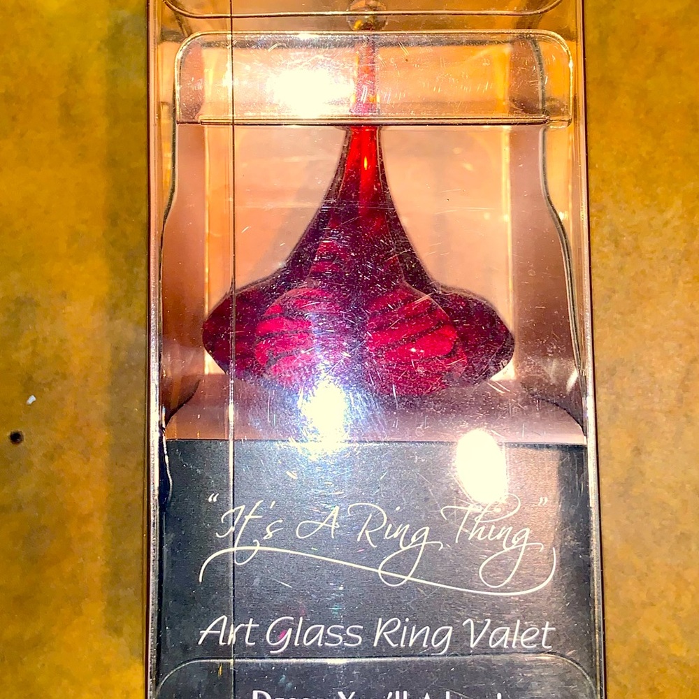 Glass ring holder
